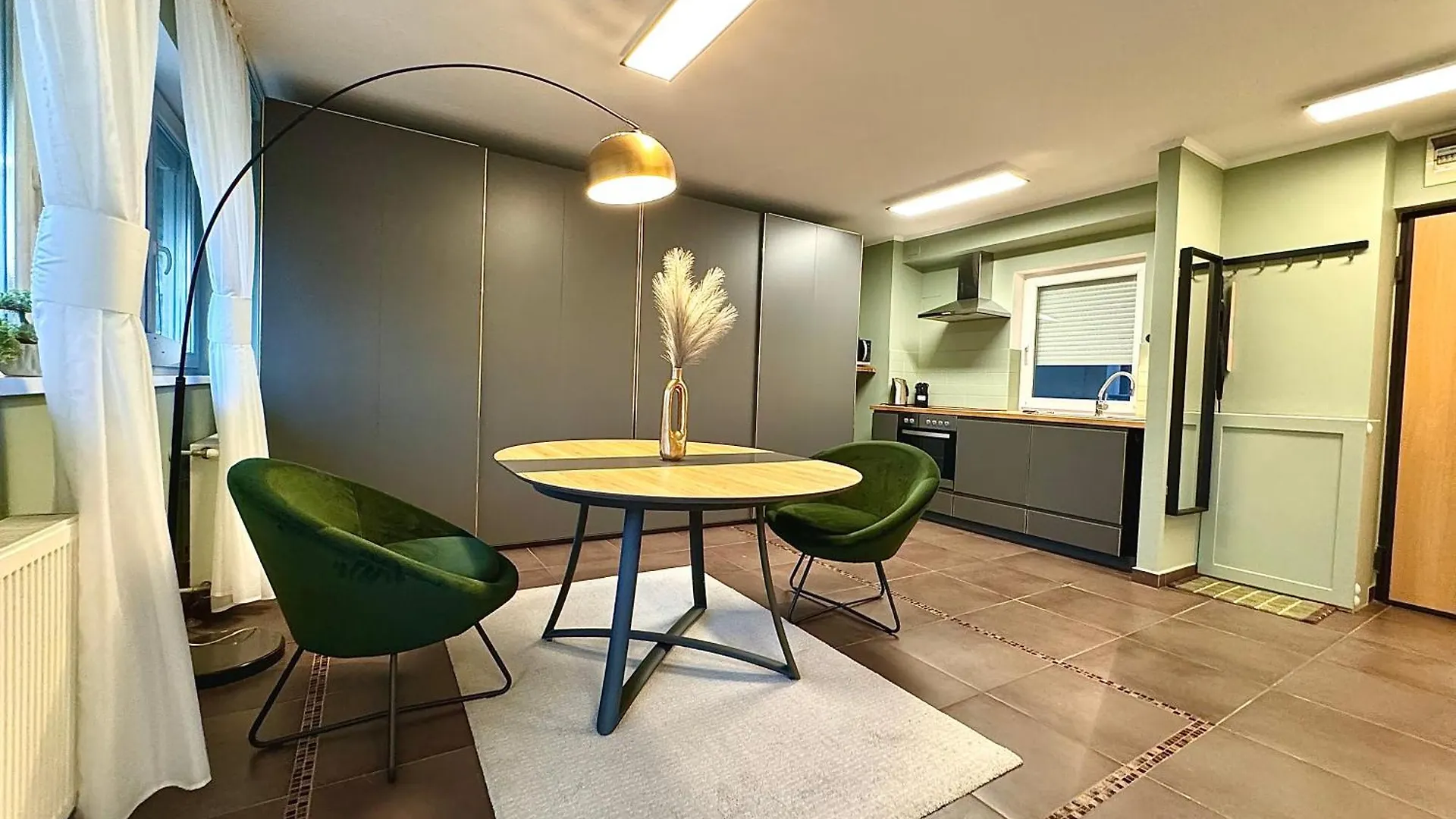 Apartment Private Rooftop Terrace - Sunny Retreat Budapest