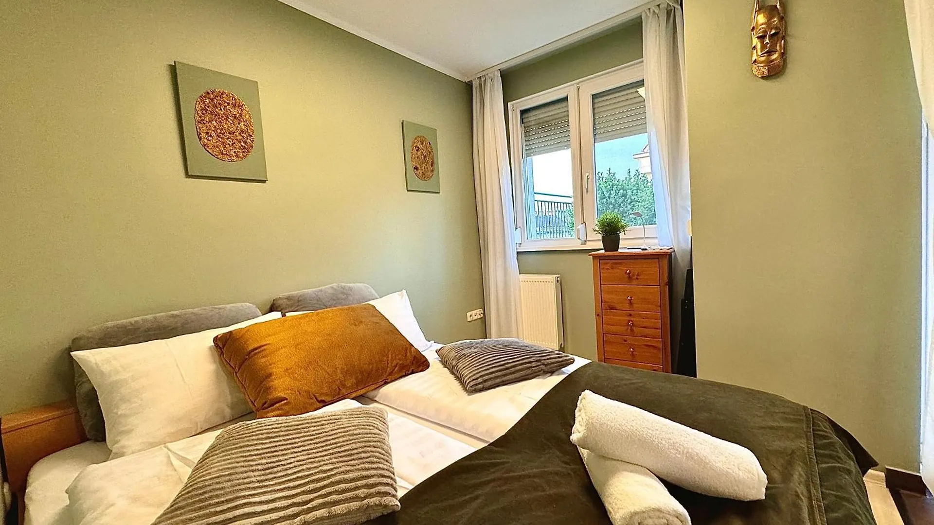Private Rooftop Terrace - Sunny Retreat Budapest Hungary