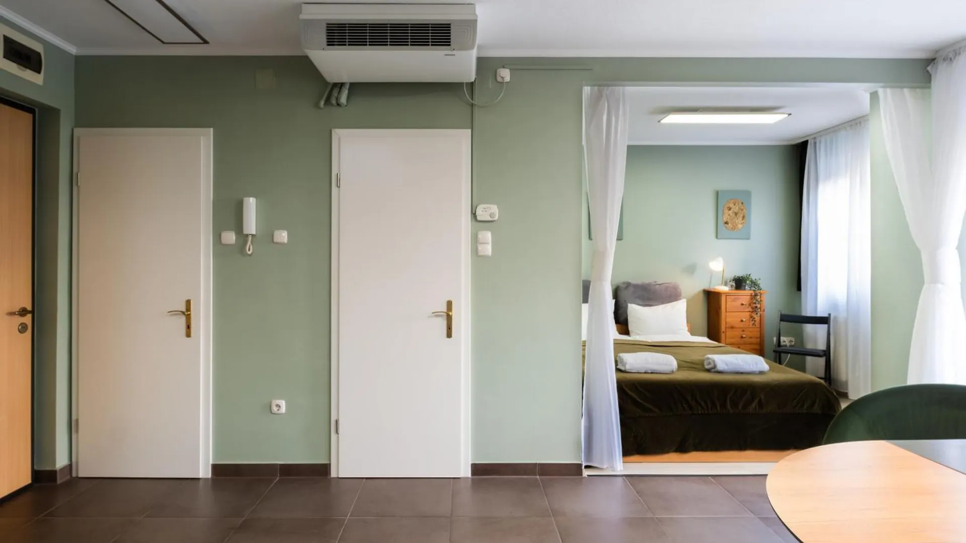 Apartment Private Rooftop Terrace - Sunny Retreat Budapest